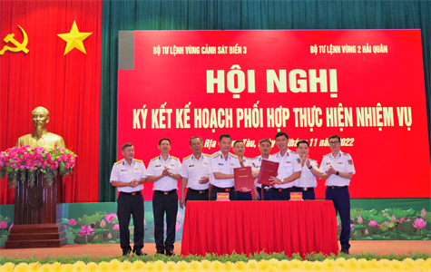 Vùng 2 Hải quân và Vùng Cảnh sát biển 3 ký kết phối hợp hoạt động