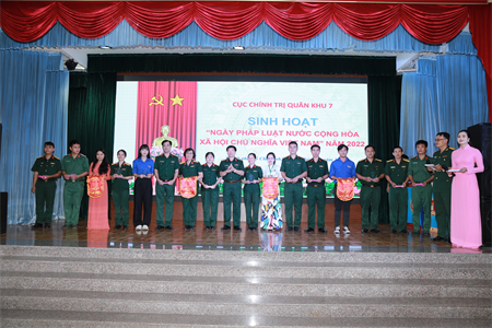 Cục Chính trị Quân khu 7 tổ chức Ngày Pháp luật Việt Nam năm 2022