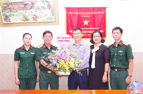 Bộ CHQS tỉnh Bình Thuận thăm, chúc mừng ngày Nhà giáo Việt Nam