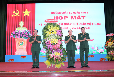 Trường Quân sự Quân khu họp mặt kỷ niệm 40 năm Ngày Nhà giáo Việt Nam