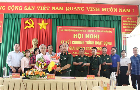 Ban CHQS thành phố Dĩ An, tỉnh Bình Dương và Bệnh viện Đa khoa Cao su Dầu Tiếng ký kết hoạt động kết nghĩa giai đoạn 2022-2025