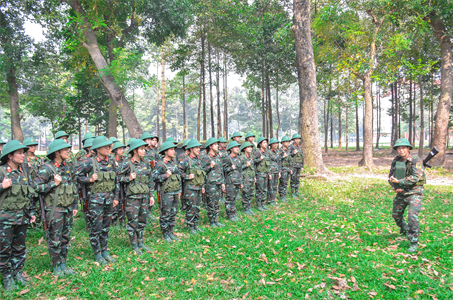 Vai trò “Người thầy” mang quân phục xanh