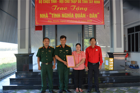 Bộ CHQS tỉnh Tây Ninh bàn giao nhà tình nghĩa quân - dân