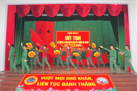 Trung đoàn 5 mít tinh kỷ niệm 57 năm Ngày Truyền thống Sư đoàn 5