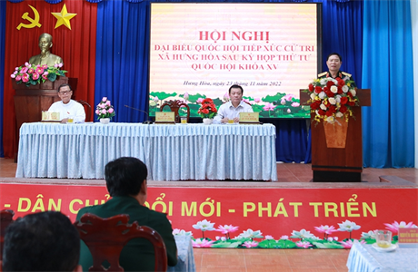 Thượng tướng Nguyễn Tân Cương tiếp xúc cử tri tại tỉnh Bình Dương và làm việc với Quân đoàn 4