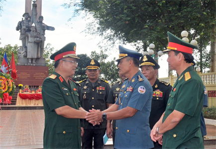 49 hài cốt chiến sĩ lực lượng vũ trang đoàn kết cứu nước Campuchia được hồi hương