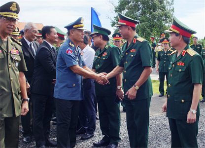 Bàn giao 49 hài cốt chiến sĩ lực lượng vũ trang đoàn kết cứu nước Campuchia về nước