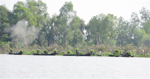 Rèn quân mùa nước nổi