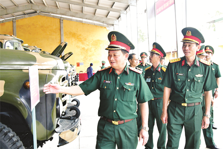 Phát huy hào khí miền Đông