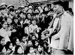 “Trong bầu trời không gì quý bằng nhân dân. Trong thế giới, không gì mạnh bằng lực lượng đoàn kết của nhân dân”