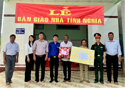 Công ty Kinh doanh than Đông Bắc miền Nam tặng nhà tình nghĩa