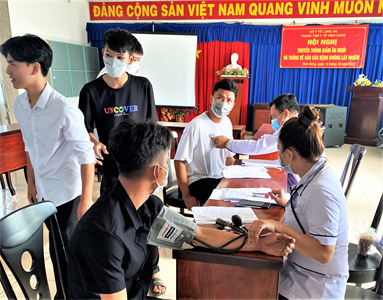 Huyện Vĩnh Hưng khám sức khỏe nghĩa vụ quân sự