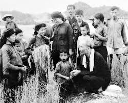 Tư tưởng, đạo đức, phong cách Hồ Chí Minh
Tư tưởng Bác Hồ về “Nước lấy dân làm gốc”