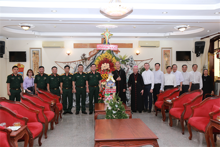 Bộ Tư lệnh Quân khu 7 chúc mừng Giáng sinh Tòa Giám mục giáo phận Xuân Lộc