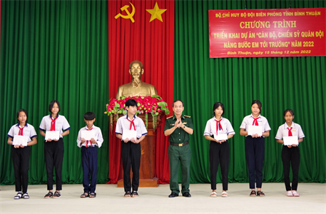 Bộ đội Biên phòng tỉnh Bình Thuận triển khai Dự án “Cán bộ, chiến sĩ Quân đội nâng bước em tới trường”