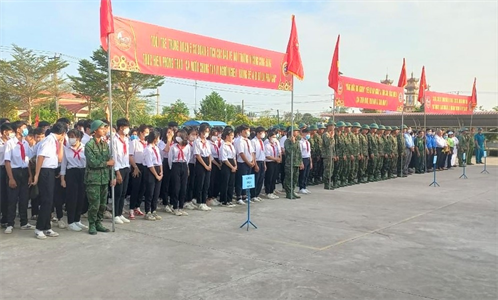 Trung đoàn 5 ra quân làm công tác dân vận