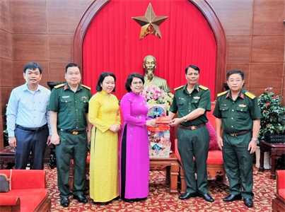 Lãnh đạo Quận 1 chúc mừng các đơn vị Quân đội nhân kỷ niệm 78 năm Ngày thành lập QĐND Việt Nam
