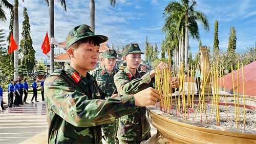 Tuổi trẻ Bộ CHQS tỉnh BR-VT ra quân “Ngày chủ nhật xanh”