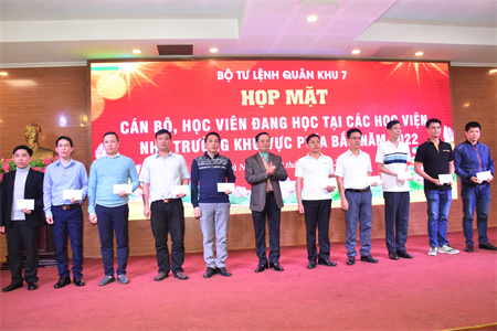 Quân khu 7 họp mặt cán bộ, học viên đang học tập tại các Học viện, Nhà trường khu vực phía Bắc năm 2022