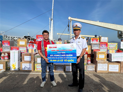 2 đoàn công tác mang tết đến các cán bộ, chiến sĩ Nhà giàn DK1