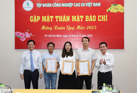 Tập đoàn Công nghiệp Cao su gặp mặt báo chí nhân dịp Xuân Quý Mão năm 2023