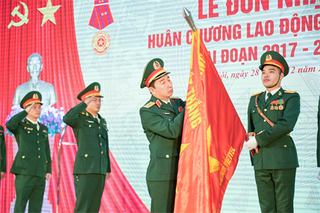 Viettel Post vinh dự đón nhận Huân chương Lao động hạng Nhì