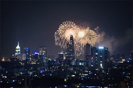 Pháo hoa rực rỡ chào đón năm mới 2023