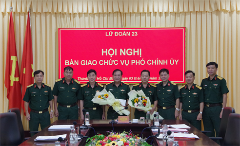 Bàn giao chức vụ Phó Chính ủy Lữ đoàn 23