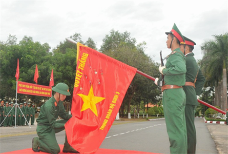 Quân đoàn 4 tiễn quân nhân hoàn thành nghĩa vụ quân sự, xuất ngũ về địa phương