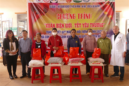 Sư đoàn 7, Quân đoàn 4 tổ chức Chương trình “Xuân biên giới - Tết yêu thương”
