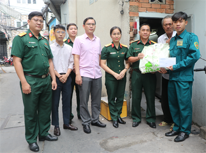 Đón xuân mới ấm tình đồng đội