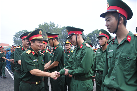 Bộ Tư lệnh TPHCM chào cờ đầu năm 2023