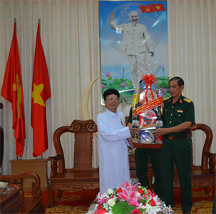 Ban đại diện Hội thánh Cao Đài tỉnh Tây Ninh chúc tết Bộ CHQS tỉnh
