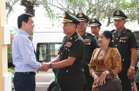 Tiểu khu Quân sự Kampong Chhnang, Quân khu Đặc biệt, Quân đội Hoàng gia Campuchia chúc tết Tỉnh ủy, UBND tỉnh Bình Thuận