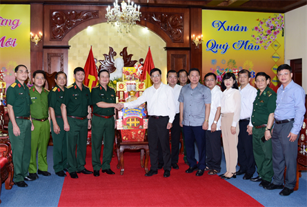 Chính ủy Quân khu thăm, chúc tết các cơ quan, đơn vị trên địa bàn tỉnh Tây Ninh