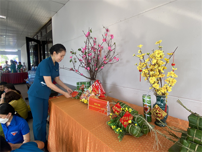 Đầm ấm, nghĩa tình “Ăn tết cùng ngư dân”