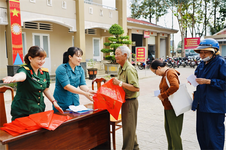 Huyện Long Điền - Ấm áp “Phiên chợ xuân 0 đồng"