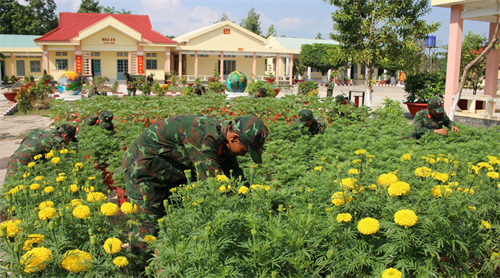 Vui xuân không quên nhiệm vụ