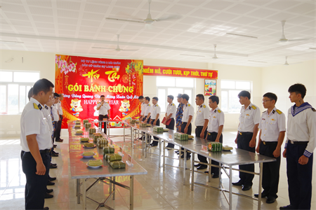 Vùng 2 Hải quân Hội thi “bánh chưng xanh” mừng Xuân Quý Mão