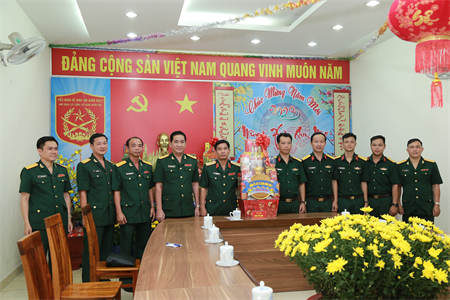 Bộ Tư lệnh Quân khu 7 chúc tết các đơn vị trong căn cứ Trần Hưng Đạo