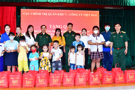 Công tác quần chúng làm sáng đẹp phẩm chất “Bộ đội Cụ Hồ” thời kỳ mới