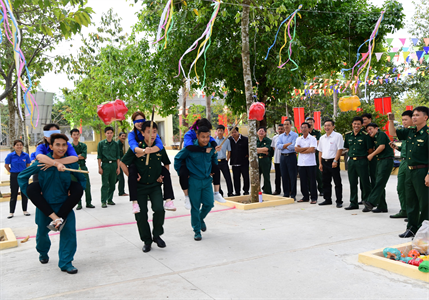 Mùa xuân và chiến sĩ trẻ