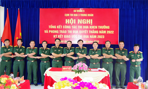 Cụm thi đua 3 Trung đoàn bộ binh Sư đoàn 5 ký kết giao ước thi đua năm 2023