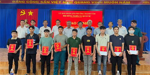 Thanh niên Bình Phước rộn ràng lên đường nhập ngũ