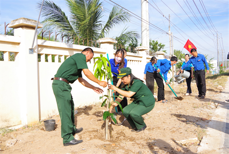 Tuổi trẻ Bộ đội Biên phòng tỉnh Bình Thuận lan tỏa phong trào trồng cây xanh