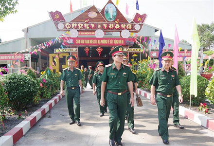 Thiếu tướng Võ Văn Thi kiểm tra công tác chuẩn bị tiếp nhận và huấn luyện chiến sĩ mới năm 2023 tại Sư đoàn 5