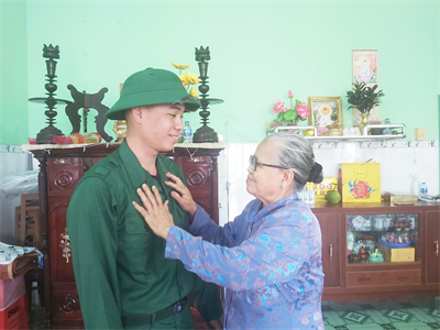 Thanh niên tình nguyện nhập ngũ và niềm vui trở thành chiến sĩ vệ binh