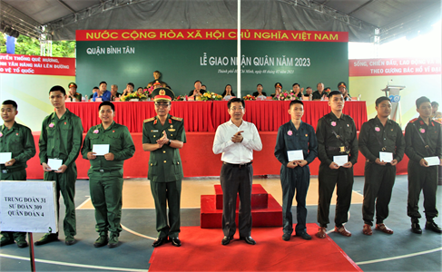 Quận Bình Tân hoàn thành 100% chỉ tiêu tuyển quân năm 2023