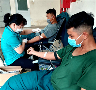 LLVT Quận 10 hiến máu tình nguyện