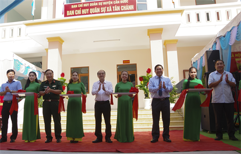 Huyện Cần Đước khánh thành công trình trụ sở Ban CHQS xã Tân Chánh